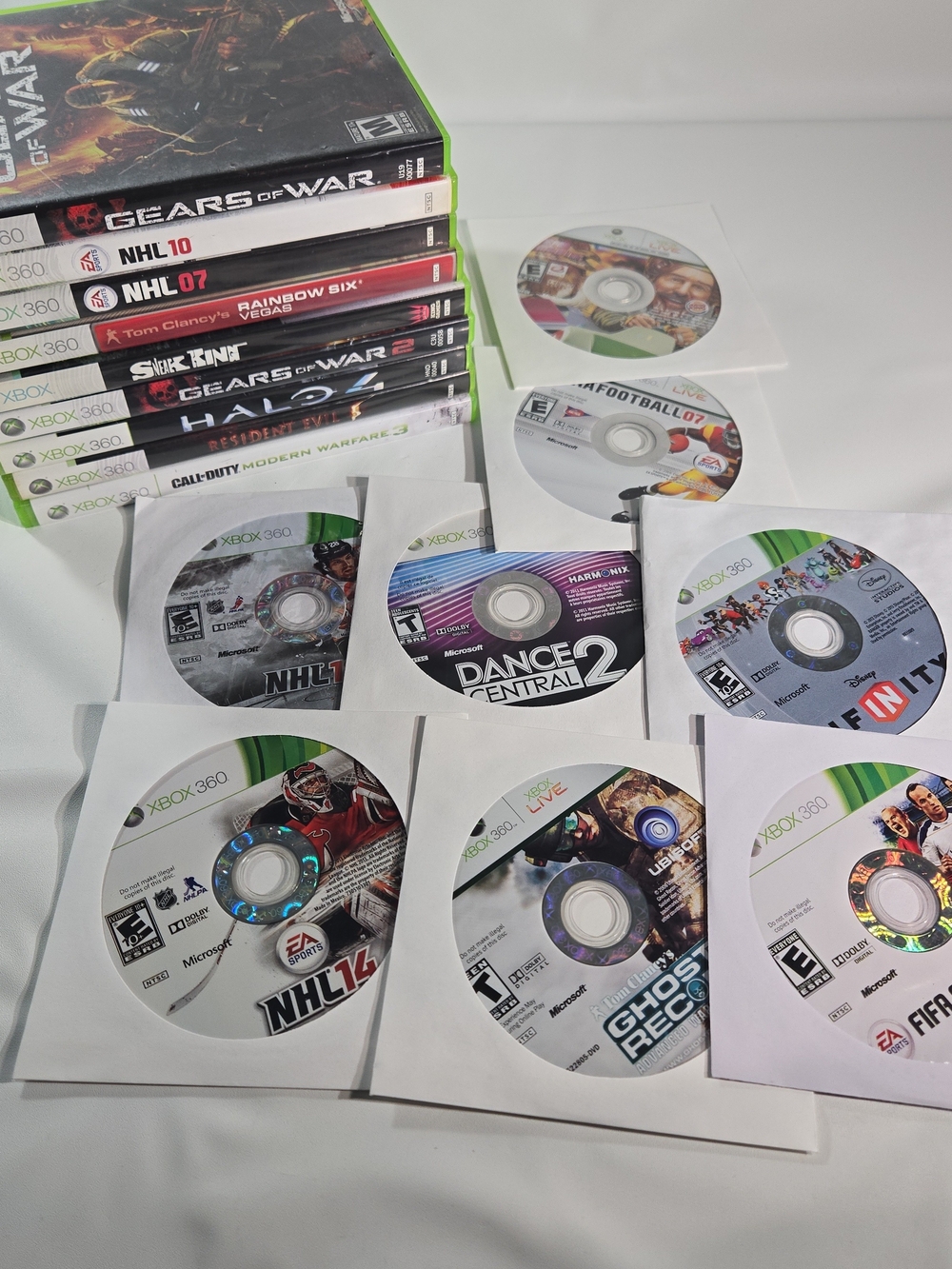 17 Microsoft Xbox 360 Game Discs Bundle - White and Green